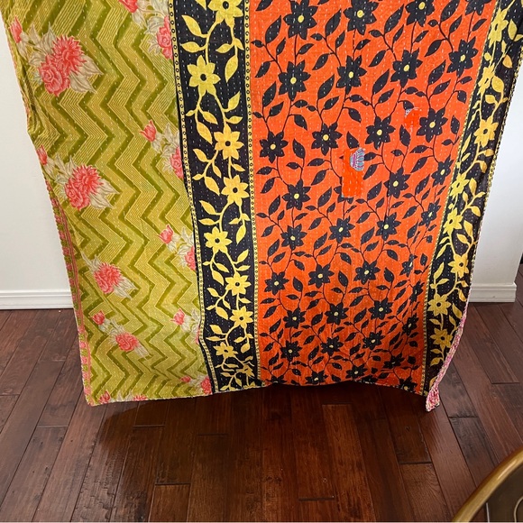 Kantha Floral Blanket Throw - Picture 5 of 12